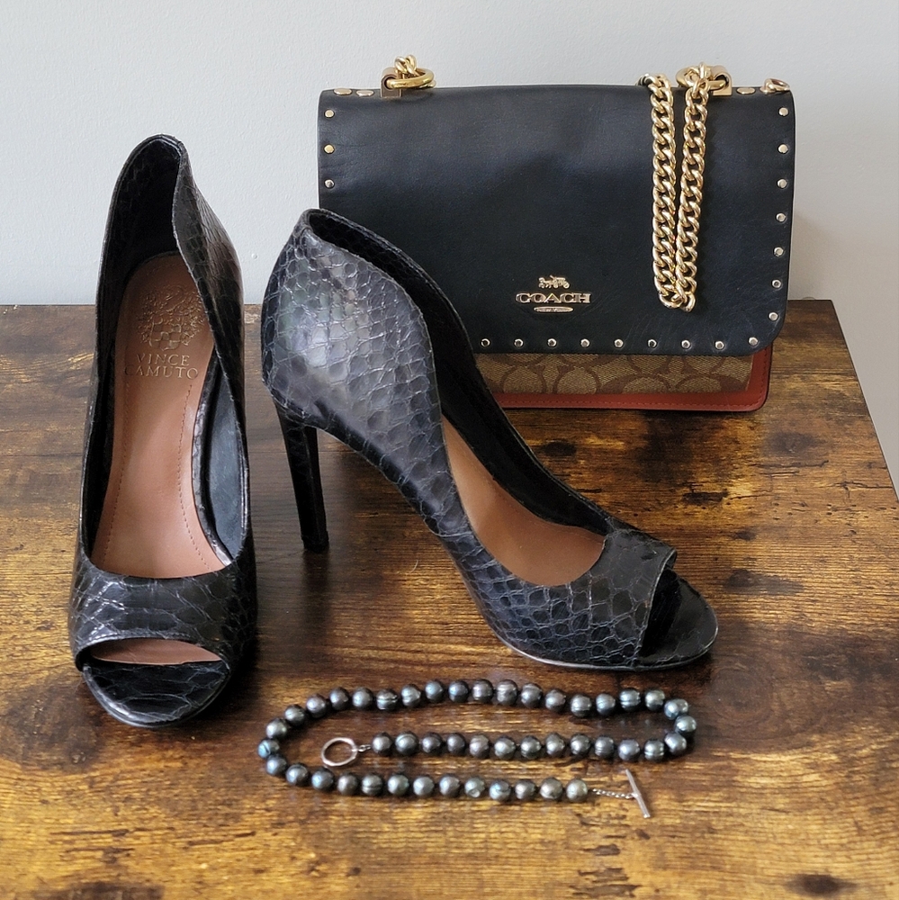 Vince Camuto Black Heels Textured Sophisticated